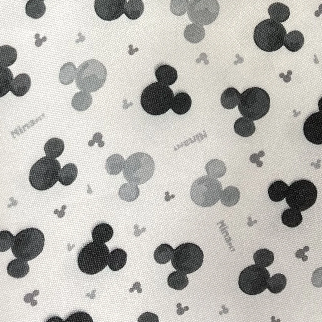 دستمال گردن سگ طرح میکی ماوس سیاه و خاکستری روی زمینه سفید